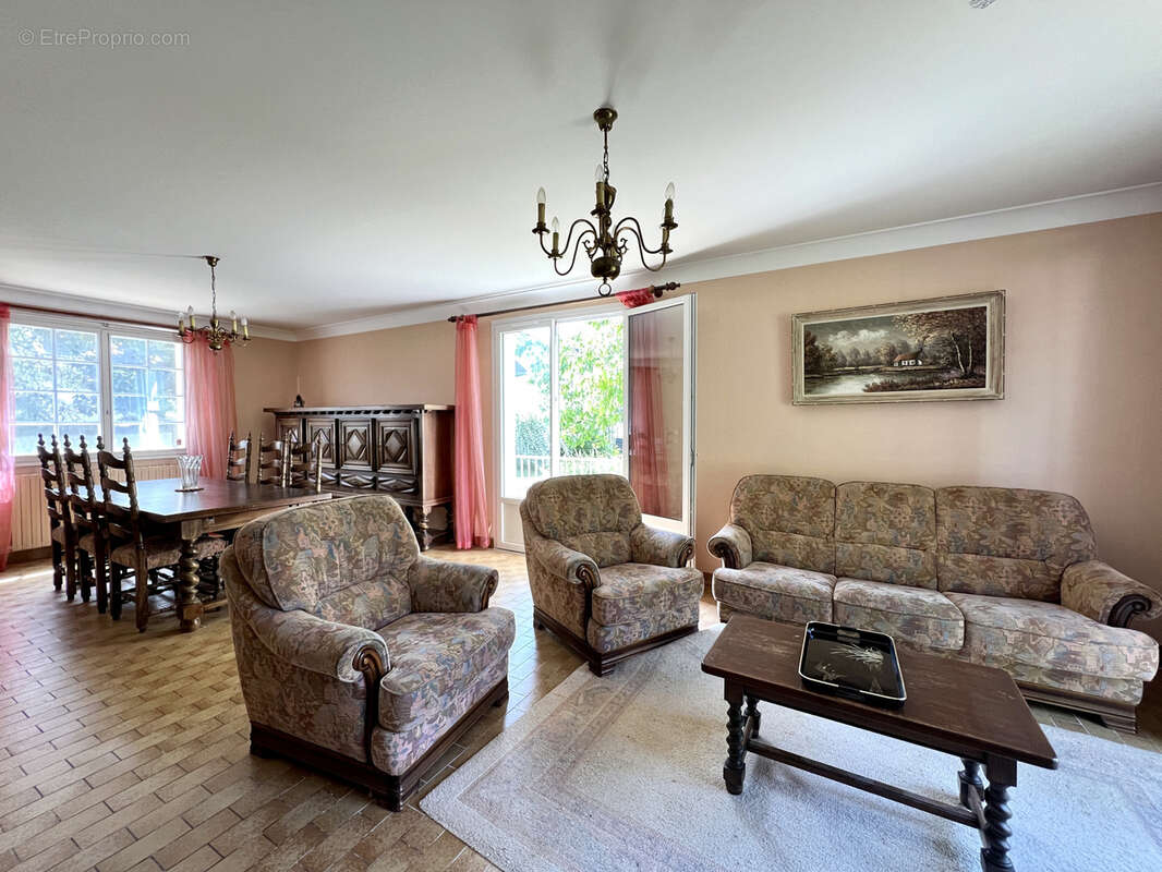 Maison à LA CHAPELLE-LAUNAY