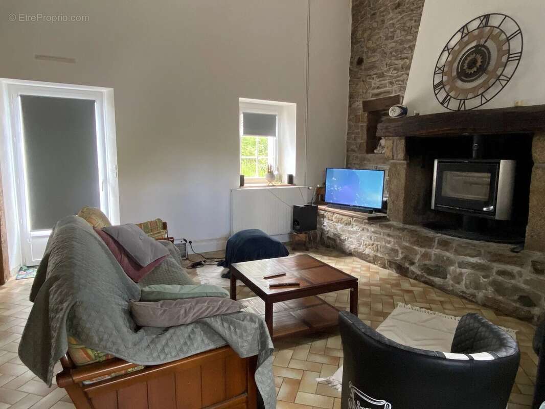 Maison à PONT-MELVEZ