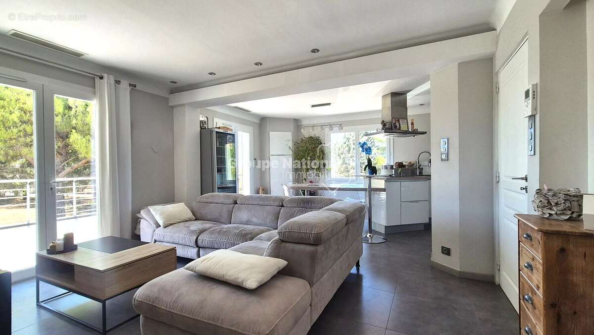 Carpentras - propriete de 190 m² habitable sur 4009 m² de terrain - photo 6