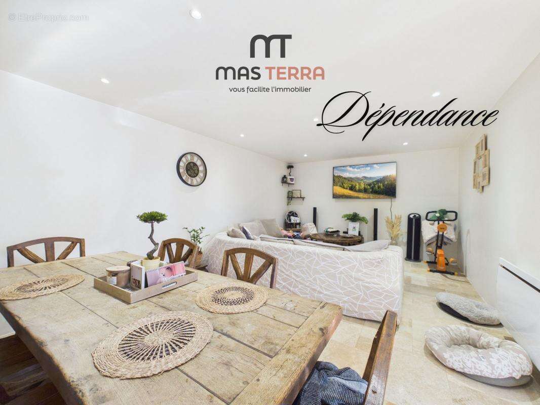 Maison à CHATEAUNEUF-GRASSE