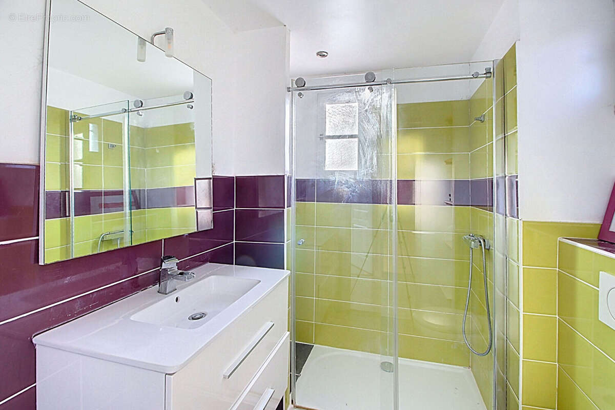 EXCLUSIVITÉ - Maison à Lorgues T4 sur 2145 m² de terrain avec une belle piscine et garage - photo 11