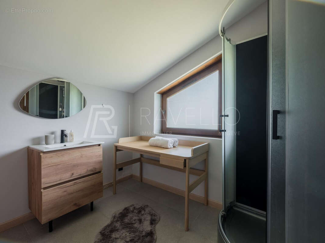 Chalet composé de cinq appartements   300 m2 avec vue exceptionnelle sur le Mont-Blanc - photo 11