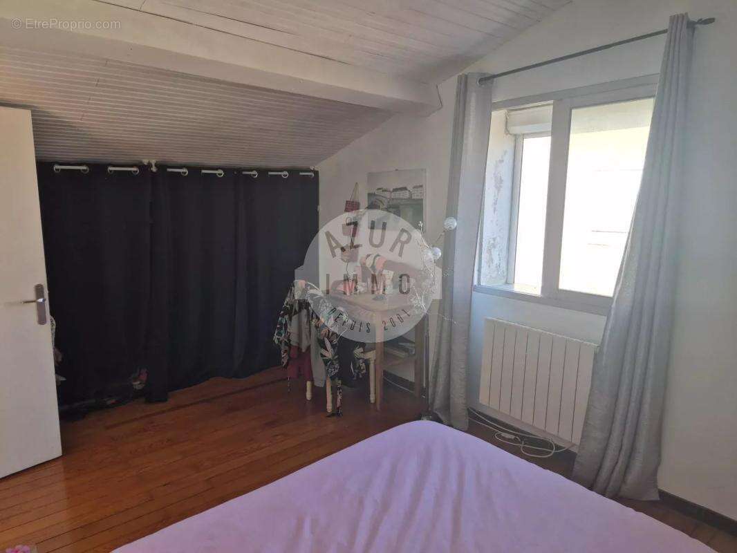 À VENDRE – Duplex de caractère au cœur du centre historique de La Ciotat - photo 11