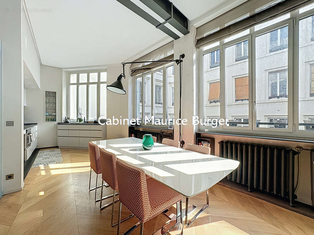 Appartement à PARIS-2E
