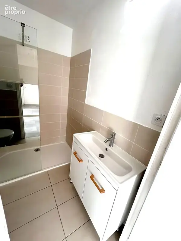 Appartement 3 pièces 52 m² à vendre à Roanne (42300) - photo 3