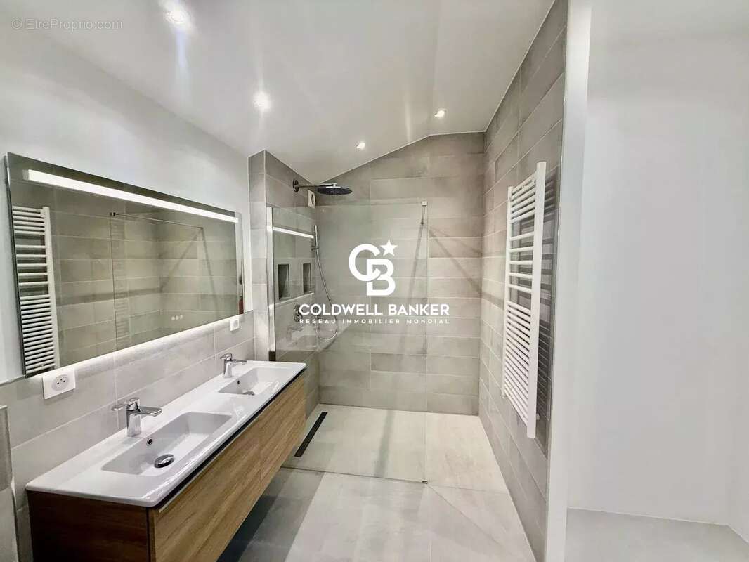 Maison à PREVESSIN-MOENS