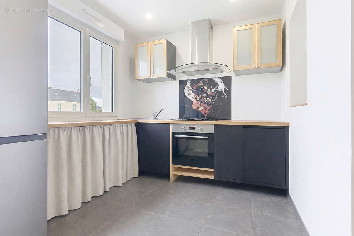 Maison à LAMPAUL-PLOUARZEL