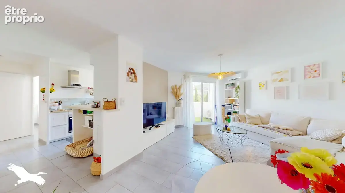 A VENDRE - Secteur Mazargues, Appartement 2 pièces de 57m² avec terrasse et Garage en SUS - Dernier étage - photo 2