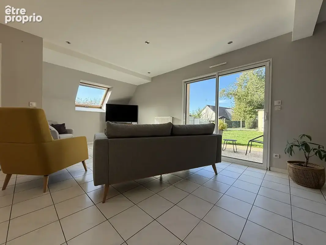 Le neubourg ? maison familiale avec suite parentale en rez-de-chaussée, double garage et jardin clos - photo 2