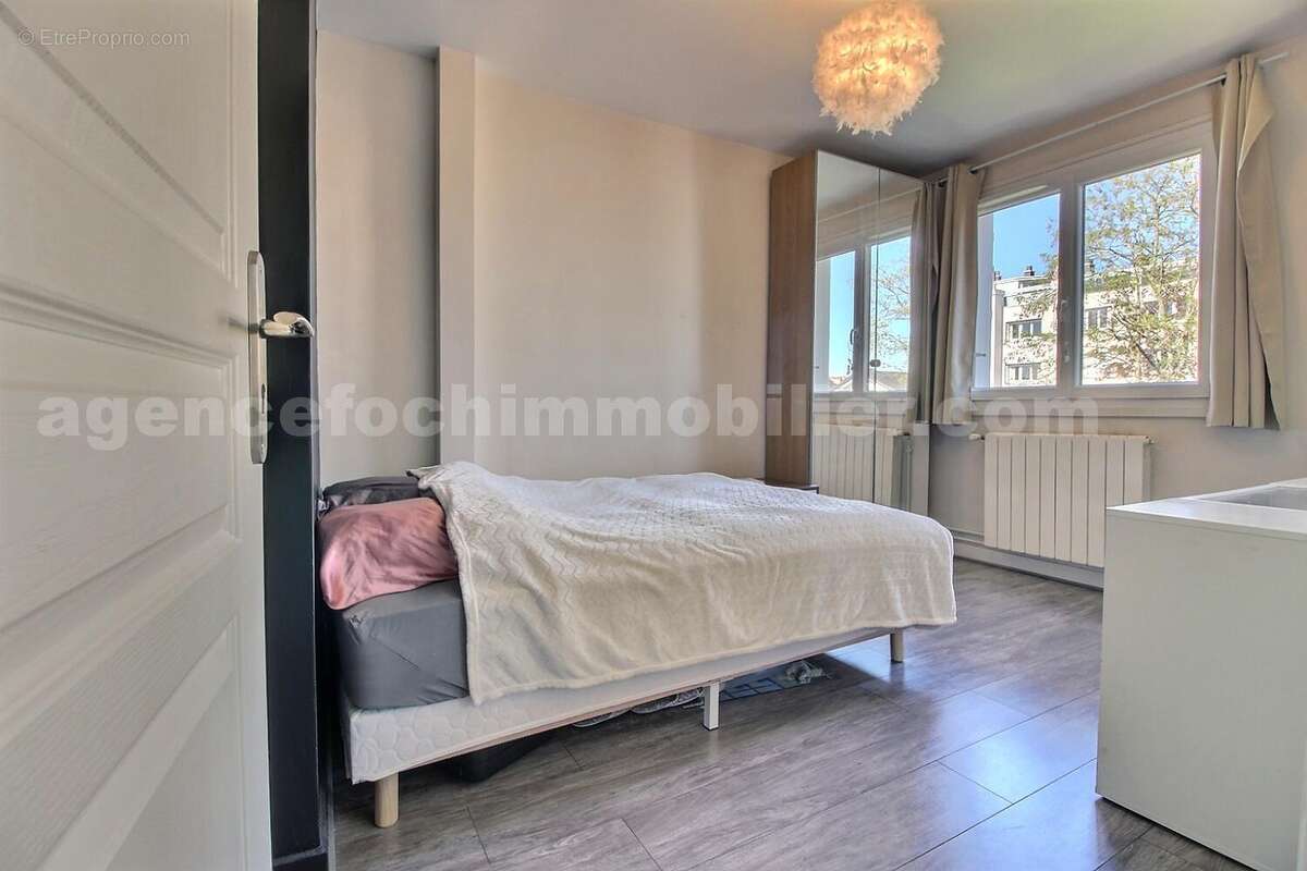 exposio_133842908 - Appartement à SAINT-MAUR-DES-FOSSES