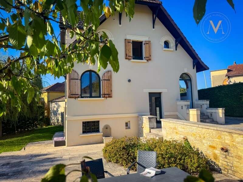 Maison à PRAYSSAC