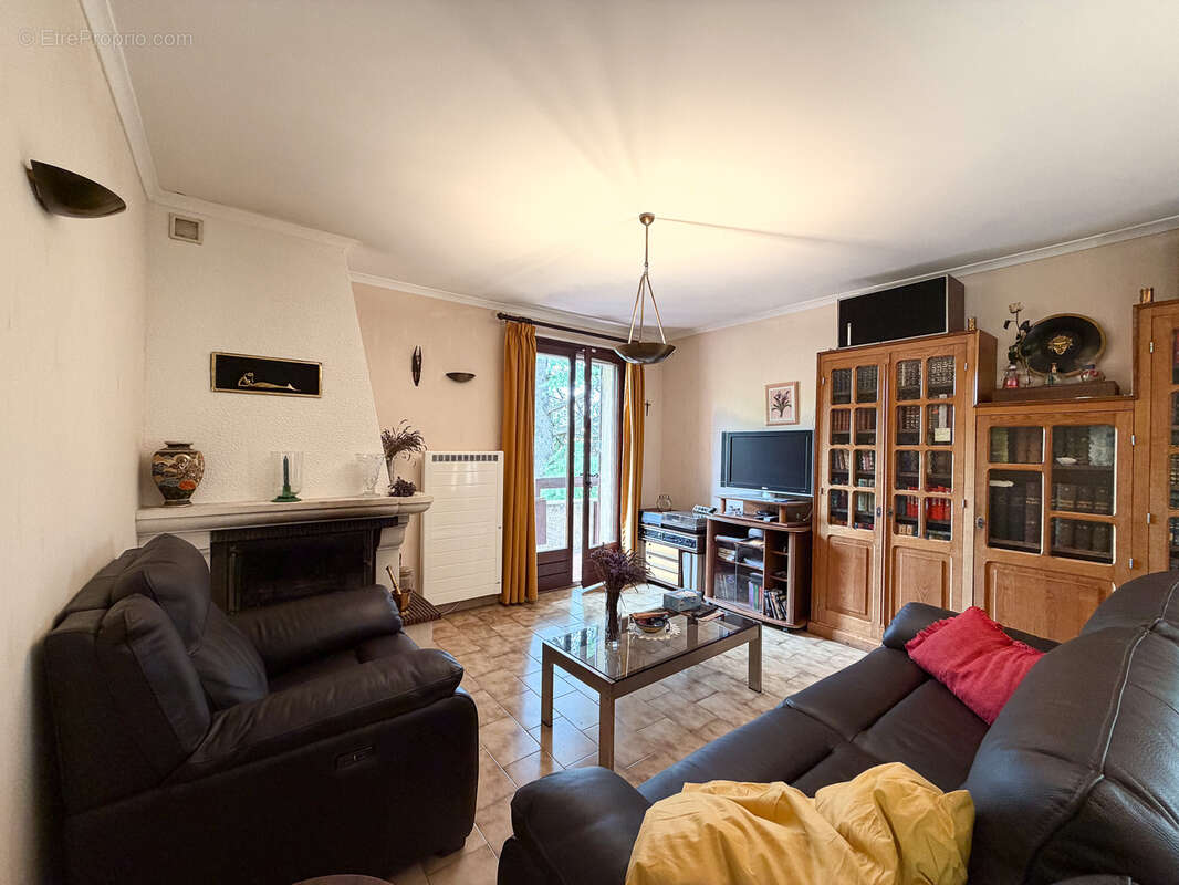 Maison à GREOUX-LES-BAINS