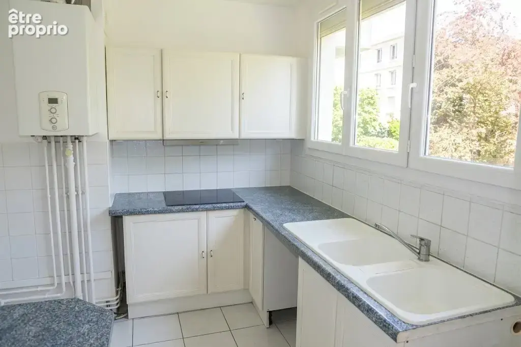 CAUDERAN - Secteur Pins Francs - Ruevb des Orangers - T3 avec 2 balcons, Cave et Garage Box. - photo 6