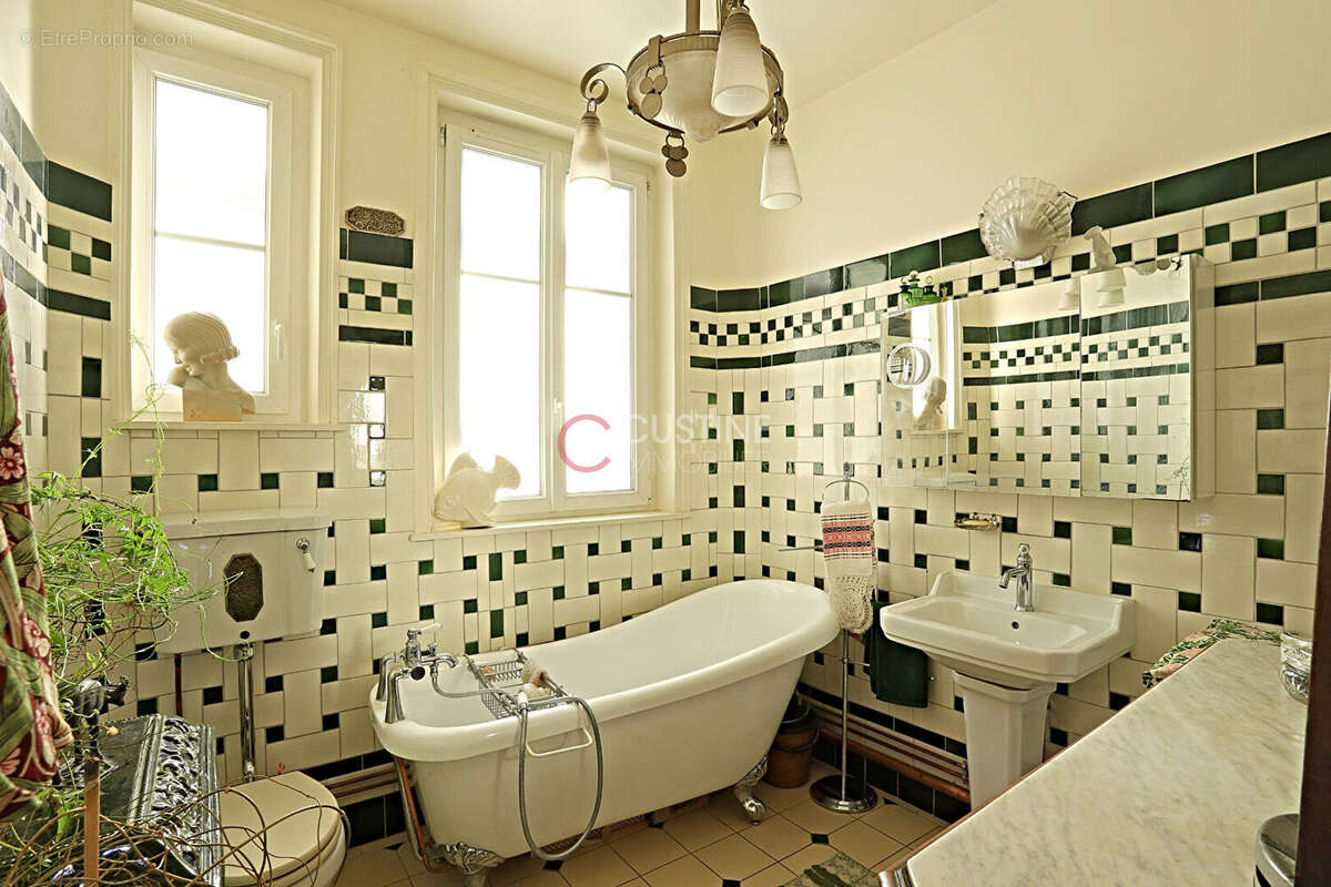Appartement à PARIS-18E