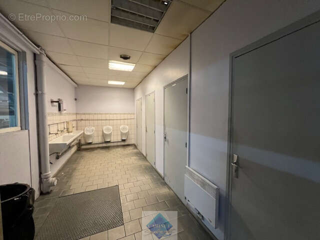 LOCAUX PRO de 5000m2 sur parcelle de 9000m2 - photo 21