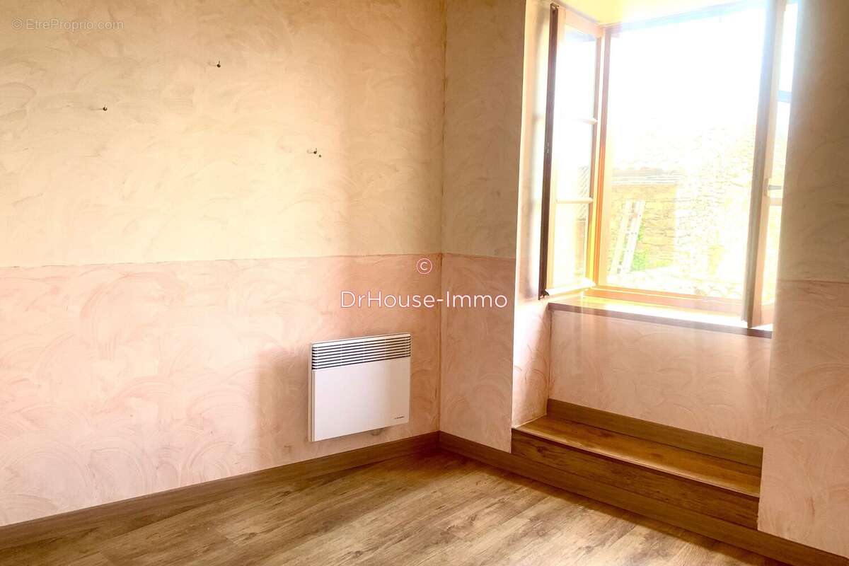 Maison à BROUSSES-ET-VILLARET