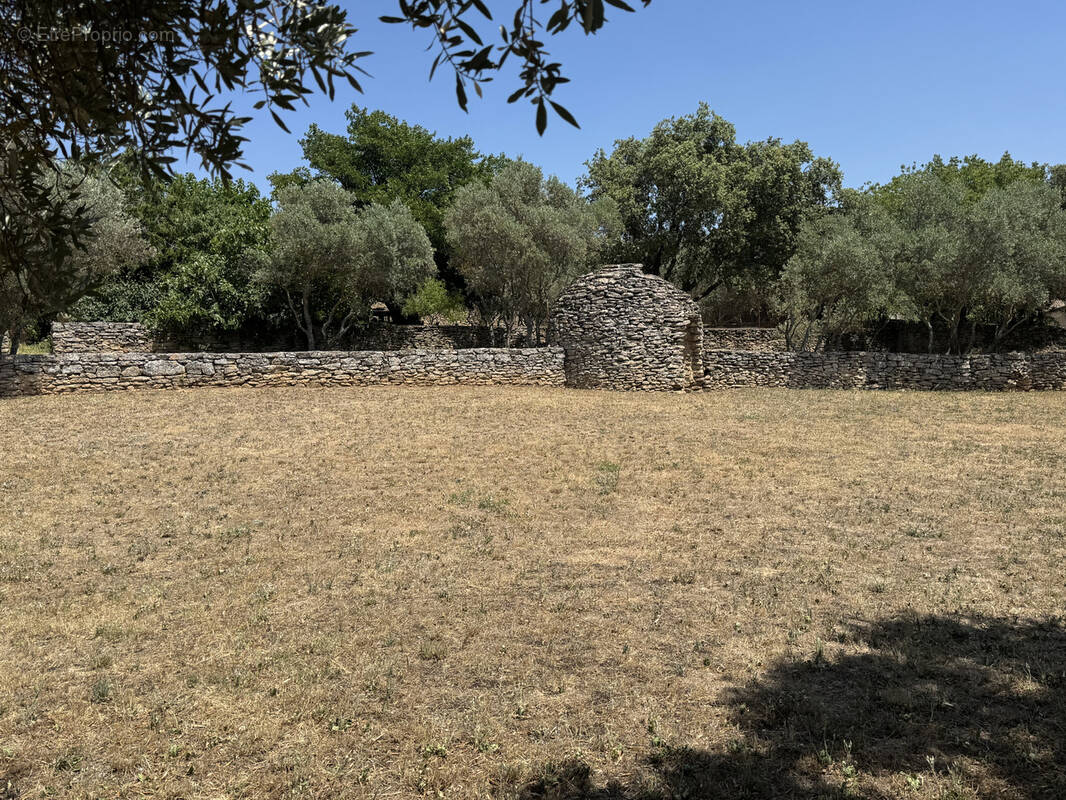 Terrain à CABRIERES-D'AVIGNON