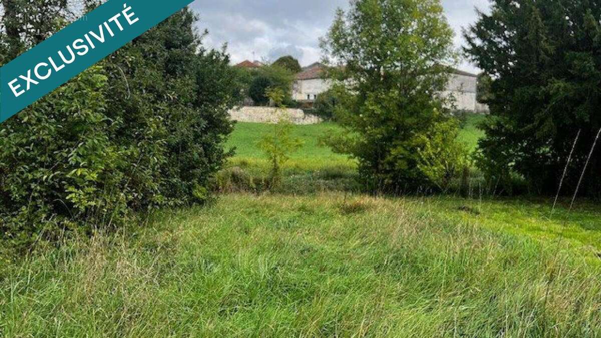 Photo 2 - Parking à DIGNAC