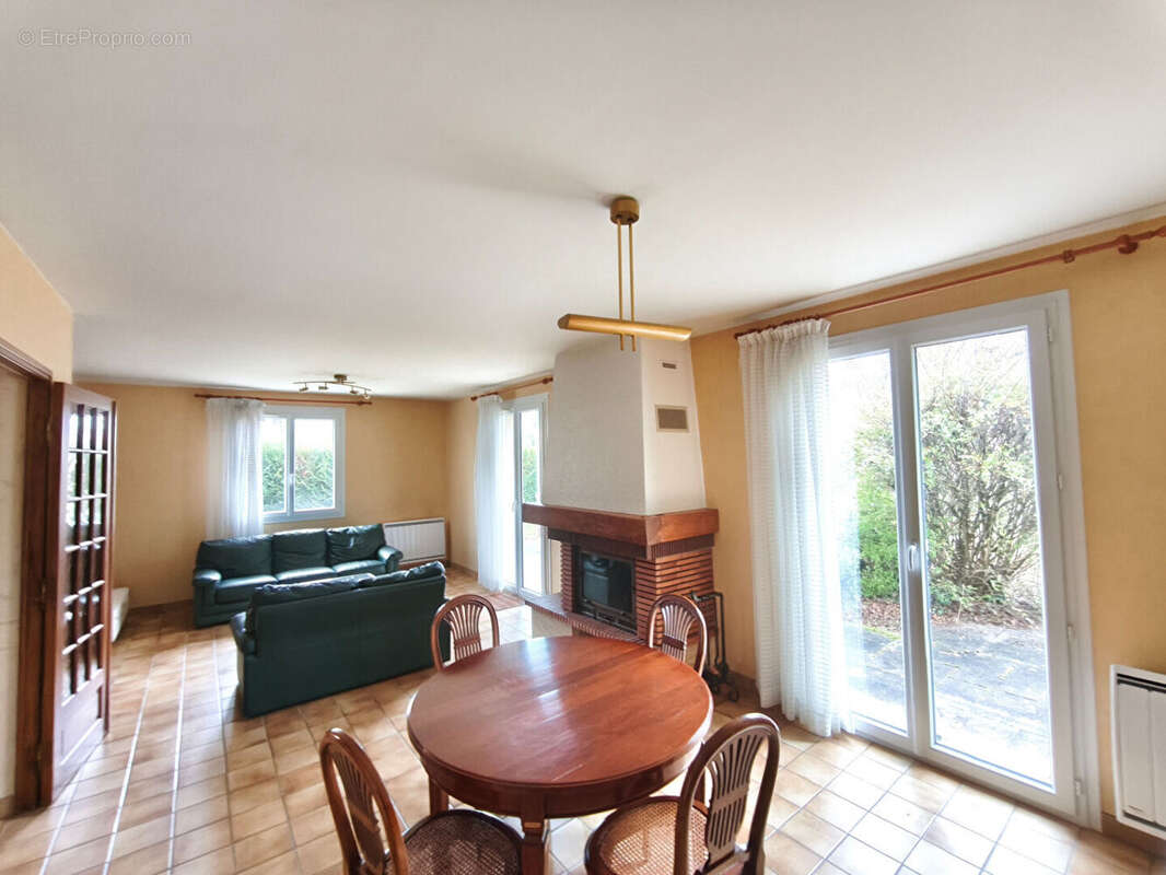 Maison 148m² à saint-denis-lès-bourg - photo 5