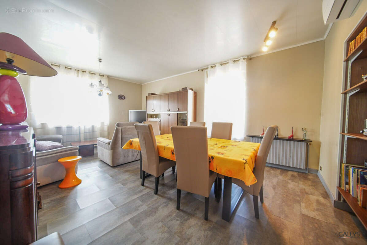 Maison à AUDUN-LE-TICHE