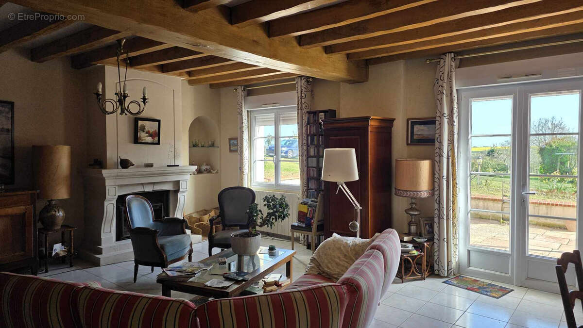 Maison à BESSE-SUR-BRAYE