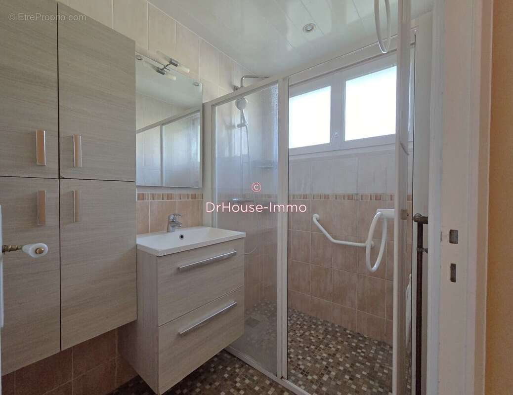 Maison 107 m² à Colomby-Sur-Thaon  - photo 4