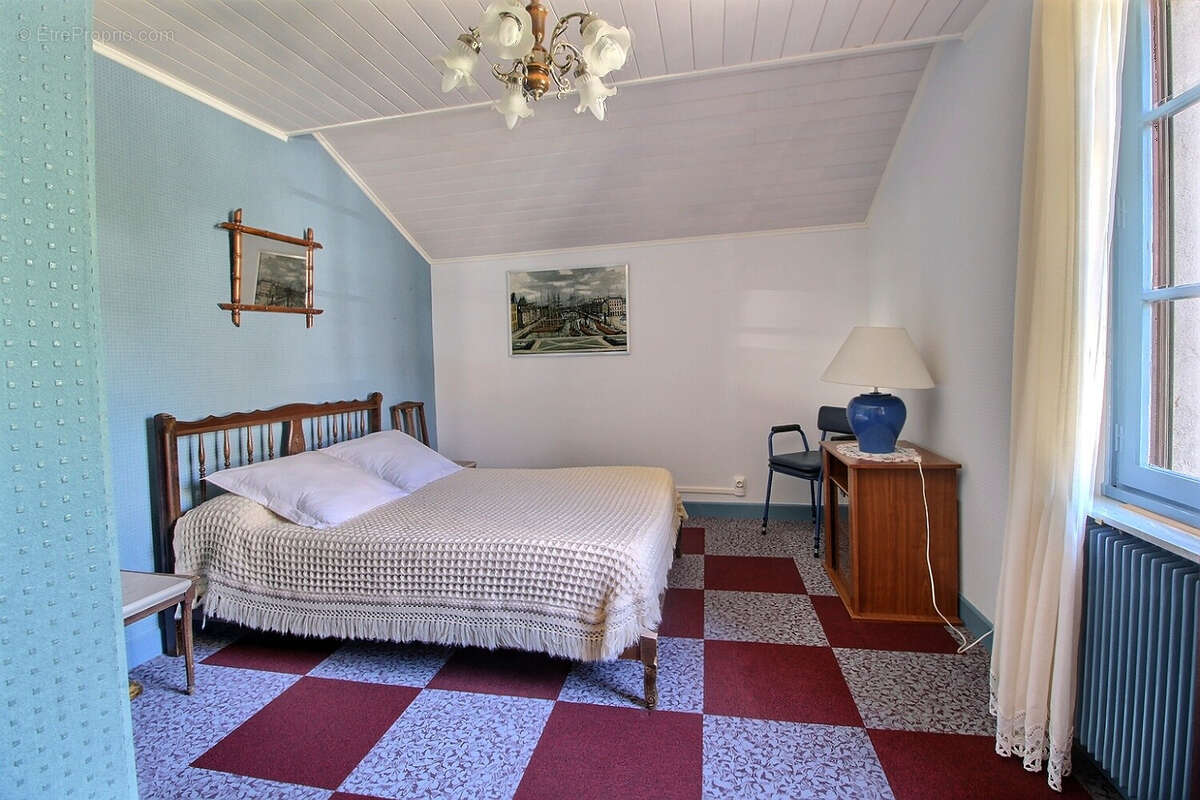 Maison à SAINT-YTHAIRE