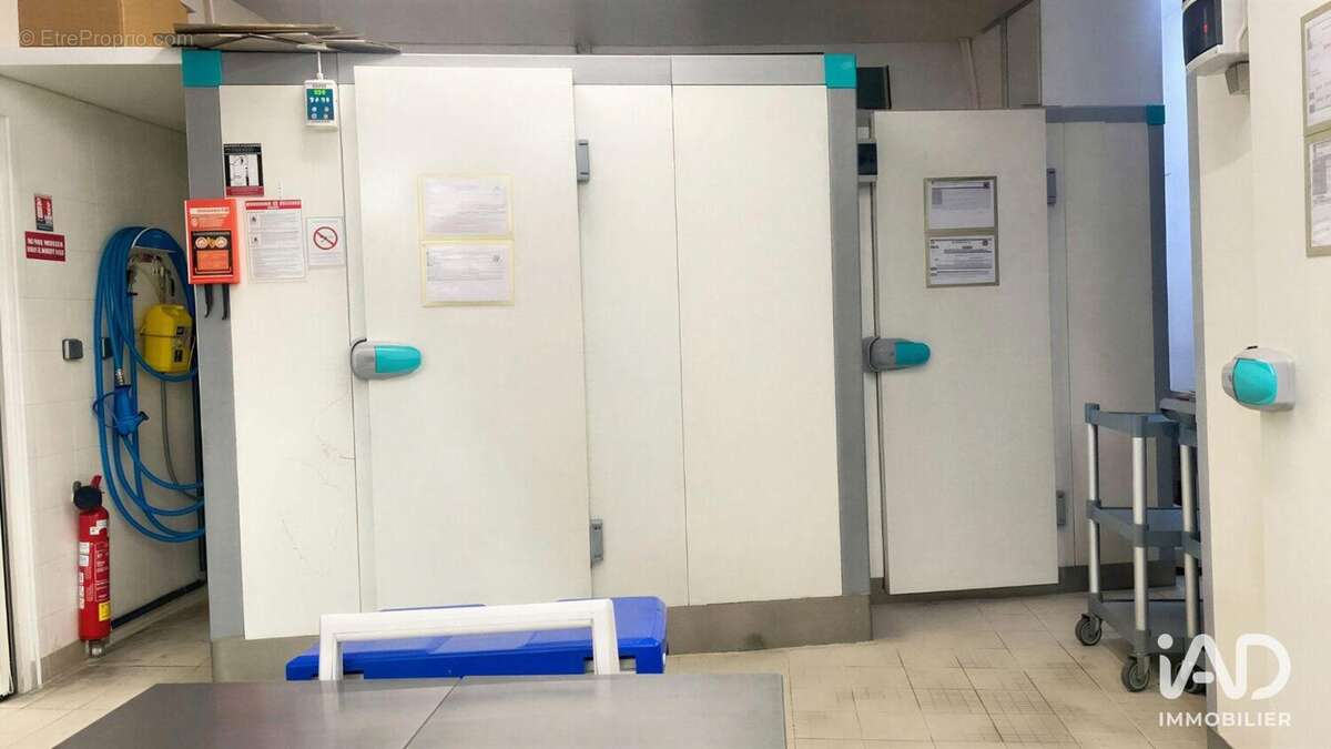 Photo 6 - Commerce à LE PONTET