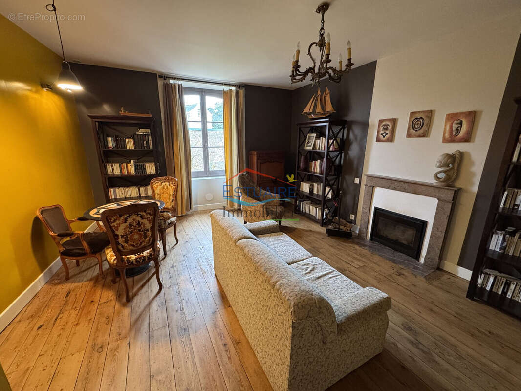 Maison 306 m² à Champ-Sur-Layon  - photo 5