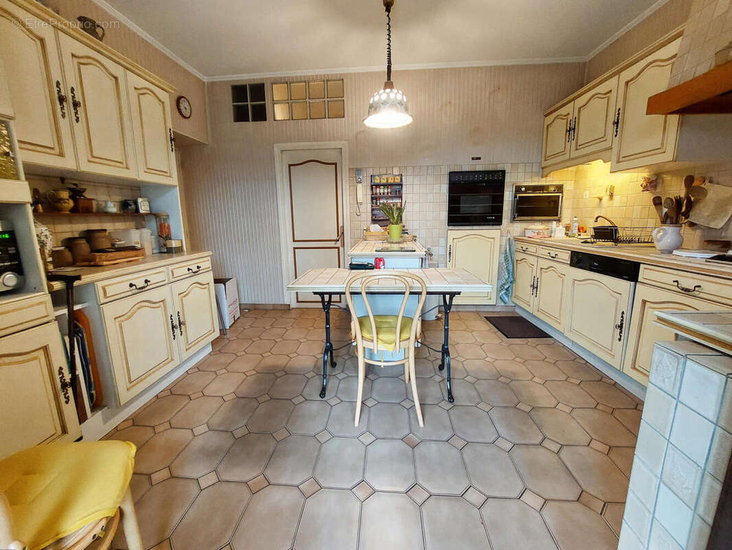 cuisine 1 - Maison à SAINT-MARTORY