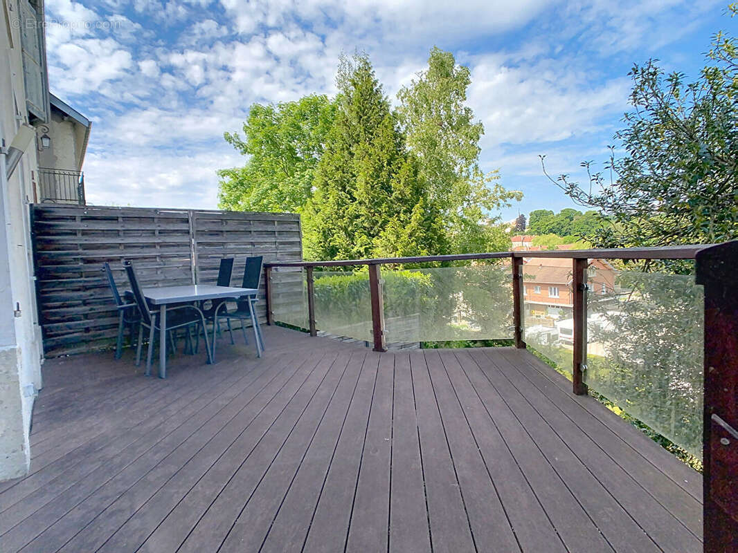 Maison à NEUFCHATEAU