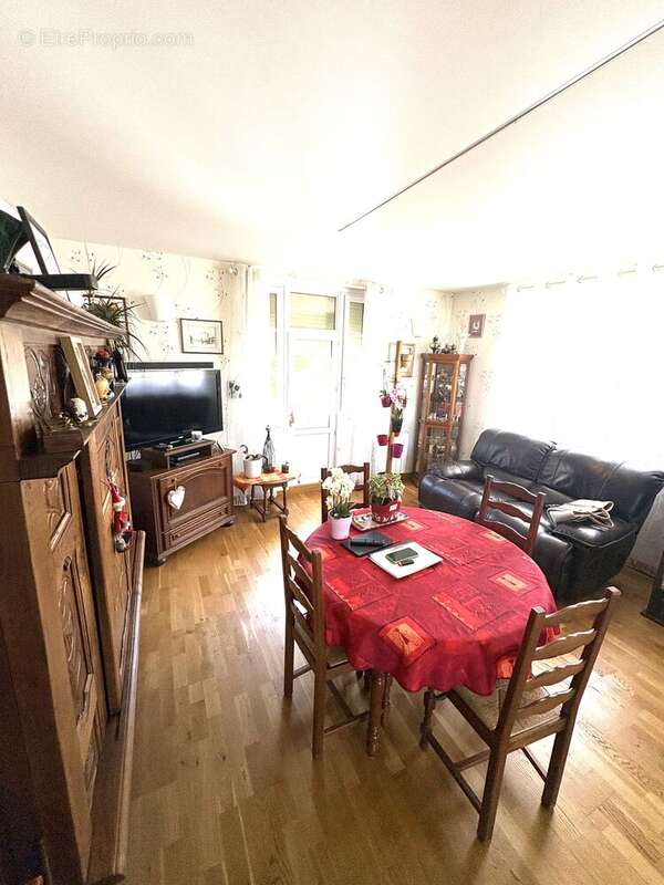 Photo 5 - Maison à TOUSSUS-LE-NOBLE