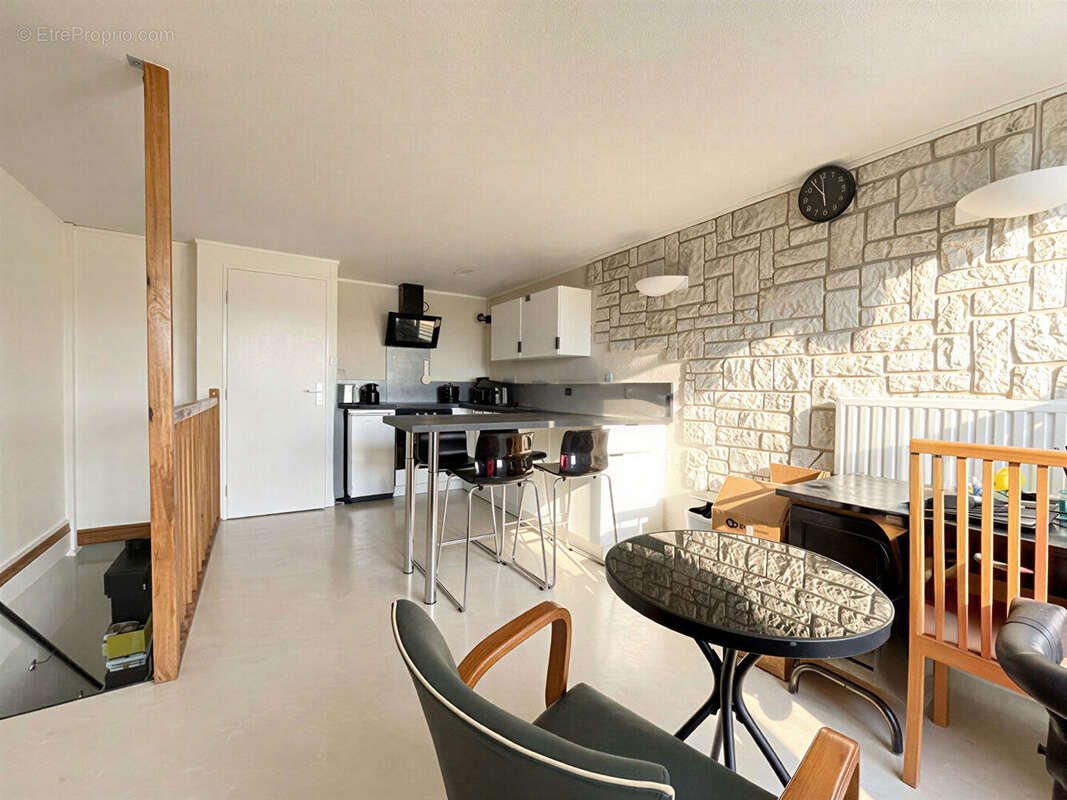Appartement 2 pieces loue au corbusier - 86000 - photo 2
