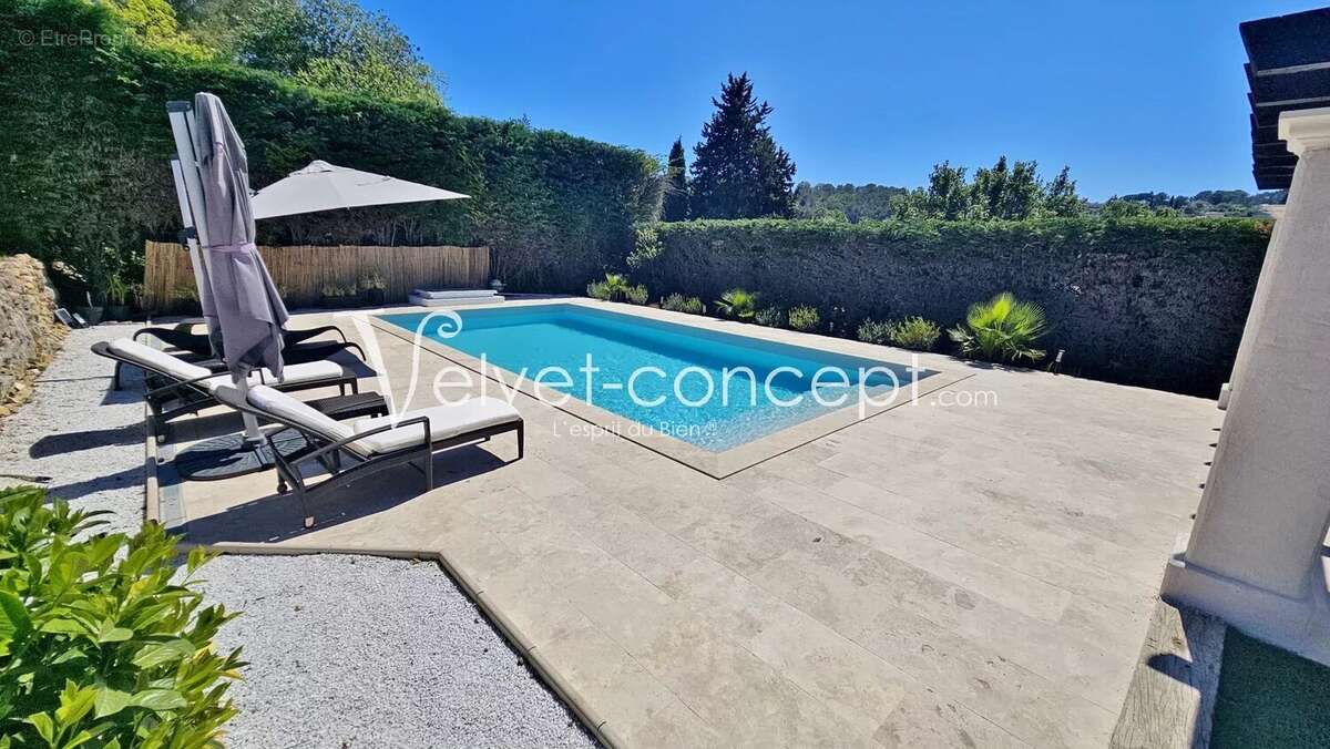 Maison à VALBONNE