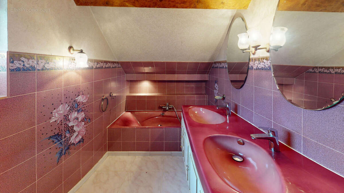 Maison à VARENNES-VAUZELLES