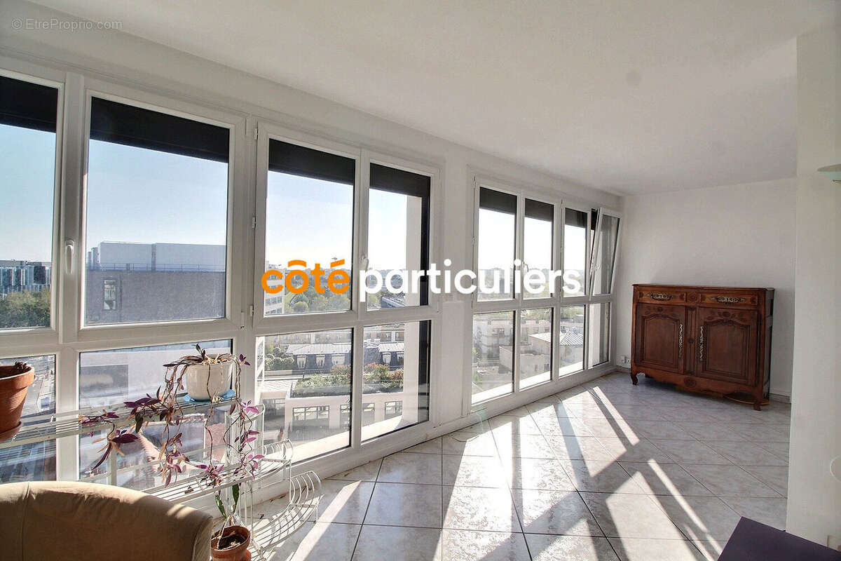 Appartement à MONTROUGE