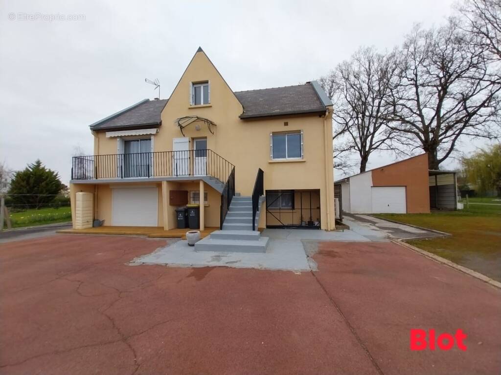 Maison à GRAND-FOUGERAY