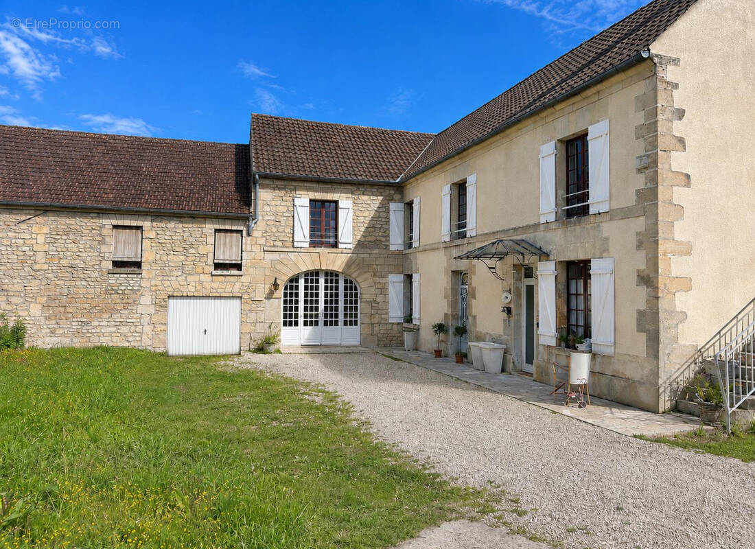 Maison à BLAINCOURT-LES-PRECY