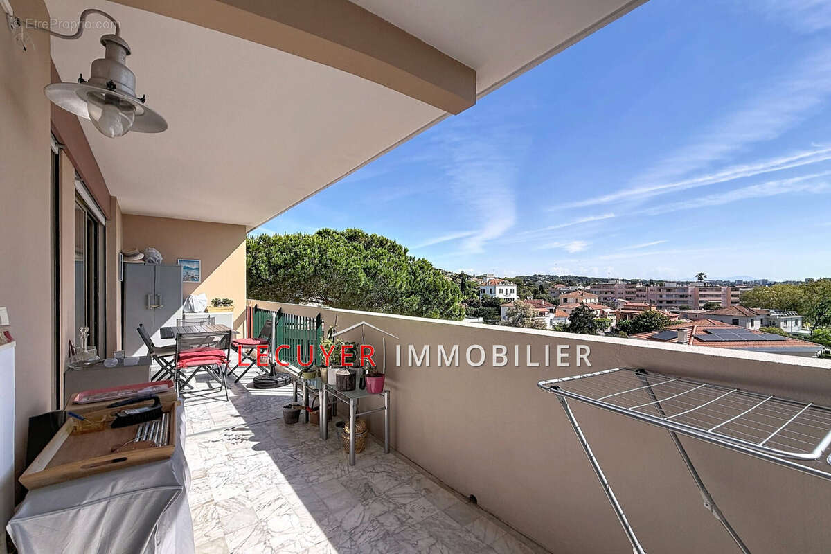 Appartement à VALLAURIS
