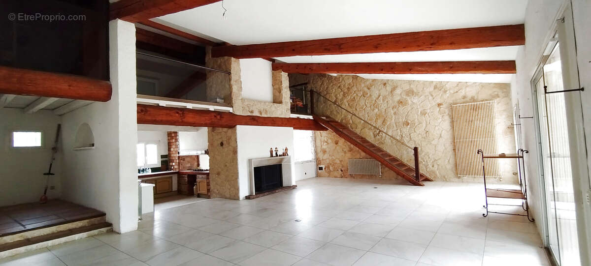 Maison à POUSSAN