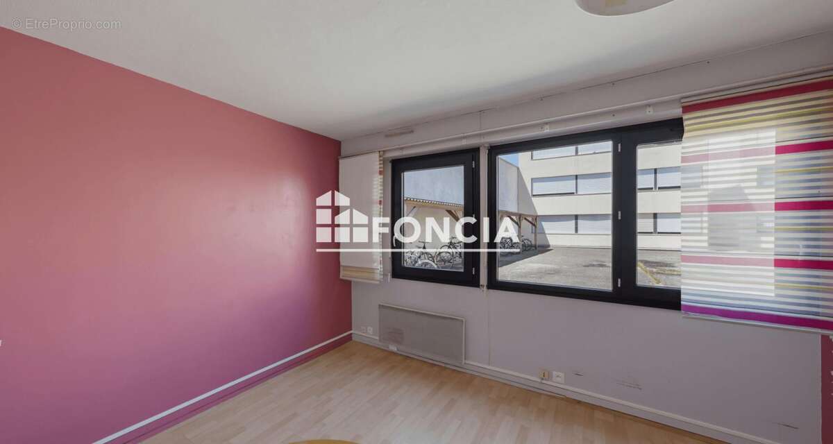 Studio vendu libre avec parking - photo 5
