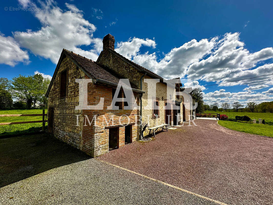 Maison à LE MELE-SUR-SARTHE