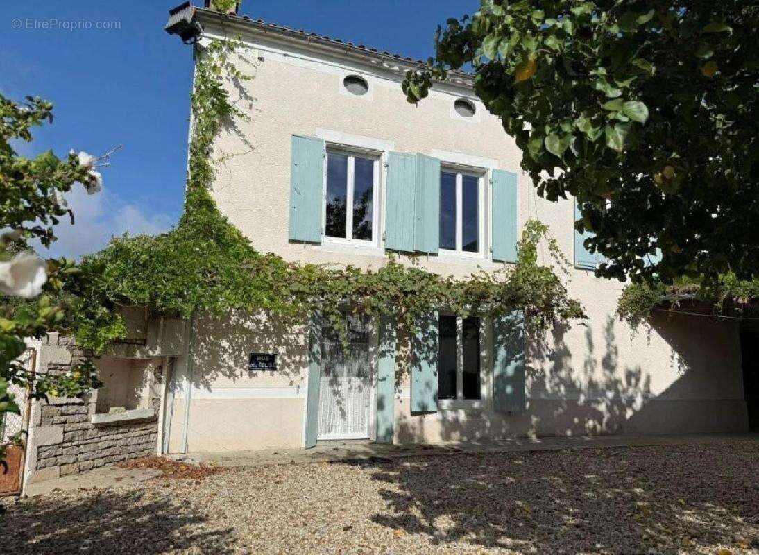 Maison à VILLEFAGNAN