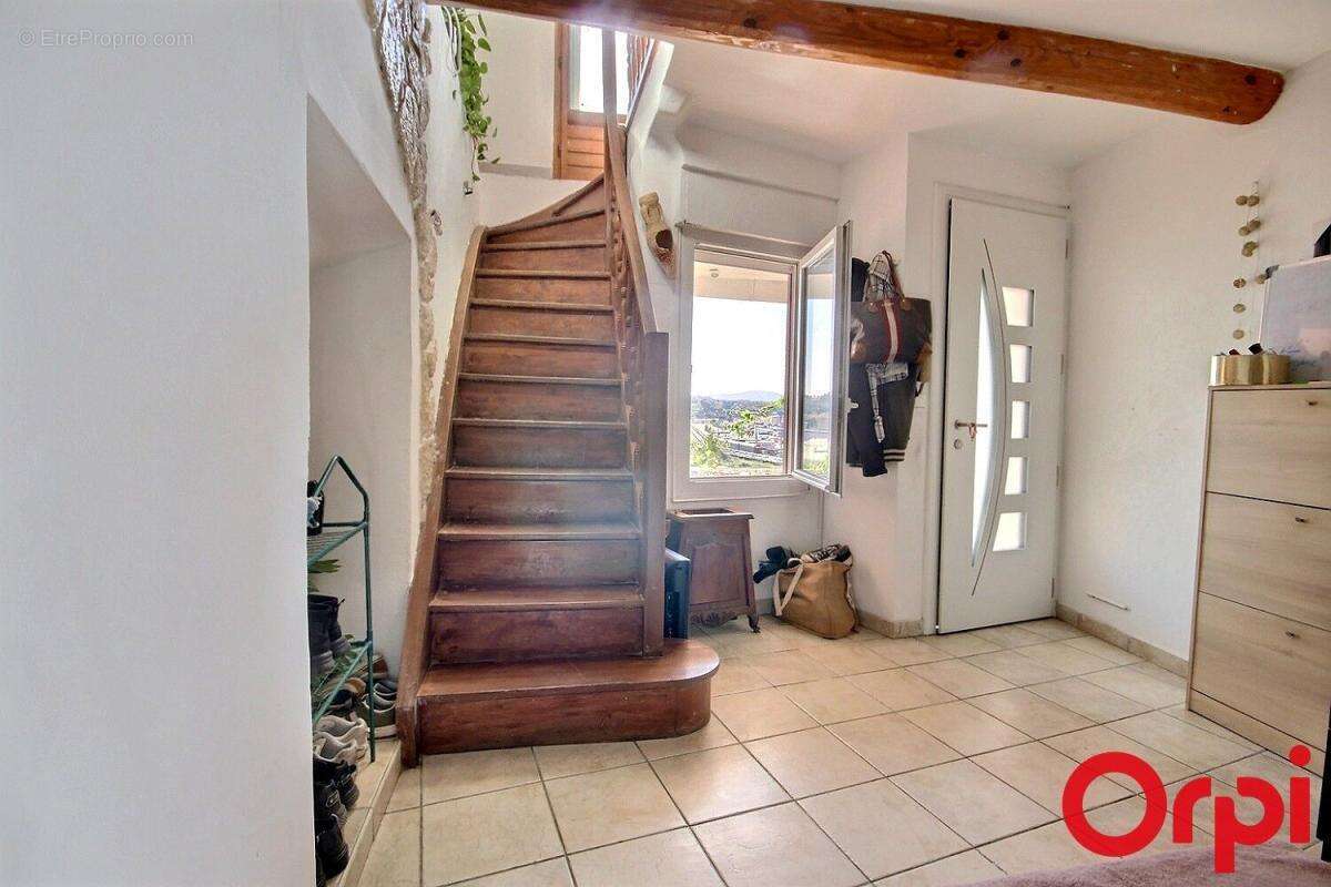 Appartement T3  en duplex - Terrasse - Vue mer - 13016 Marseille - photo 9