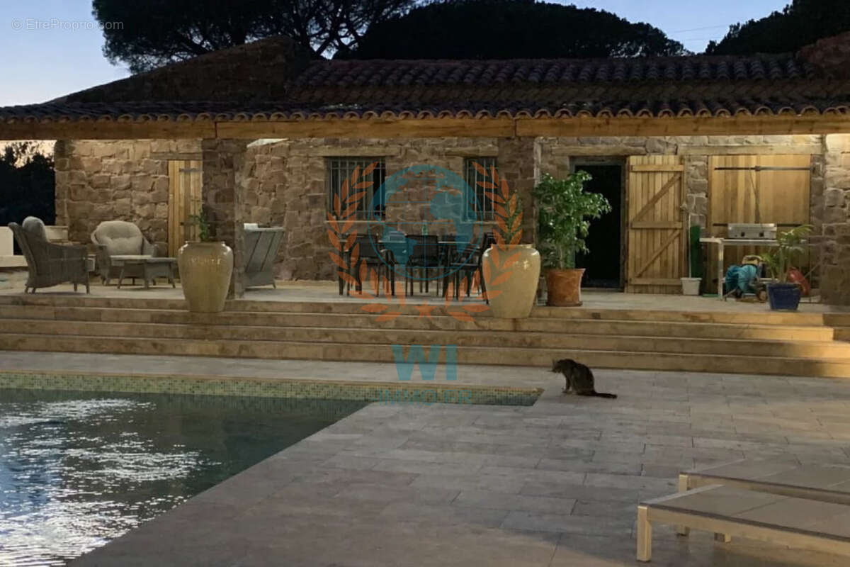 Maison à ROQUEBRUNE-SUR-ARGENS