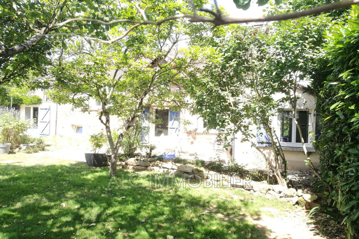 Maison 103 m² à Gesnes-Le-Gandelin  - photo 2