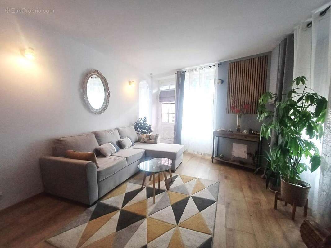 Maison à SAINT-AUBIN-LES-FORGES