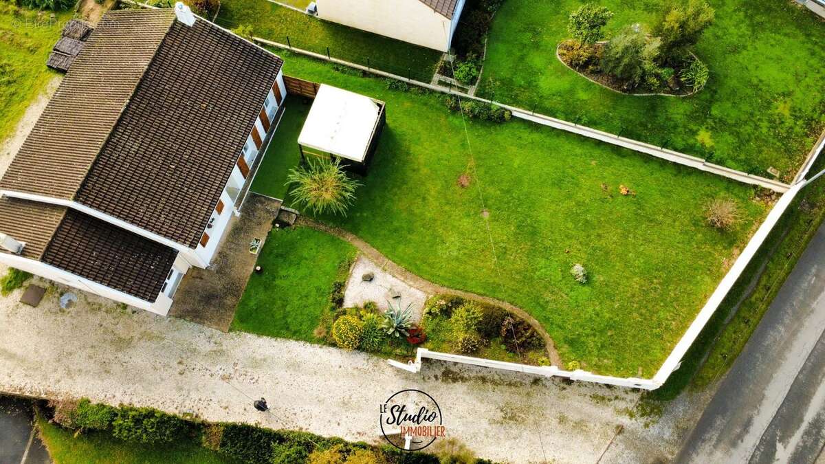 Maison à SAINT-COLOMBAN