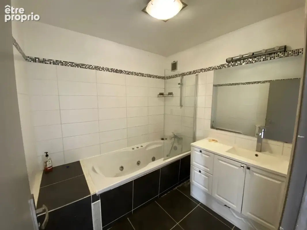 Appartement T3 72m2 avec terrasse, cave et garage à Nîmes Saint Césaire - photo 11