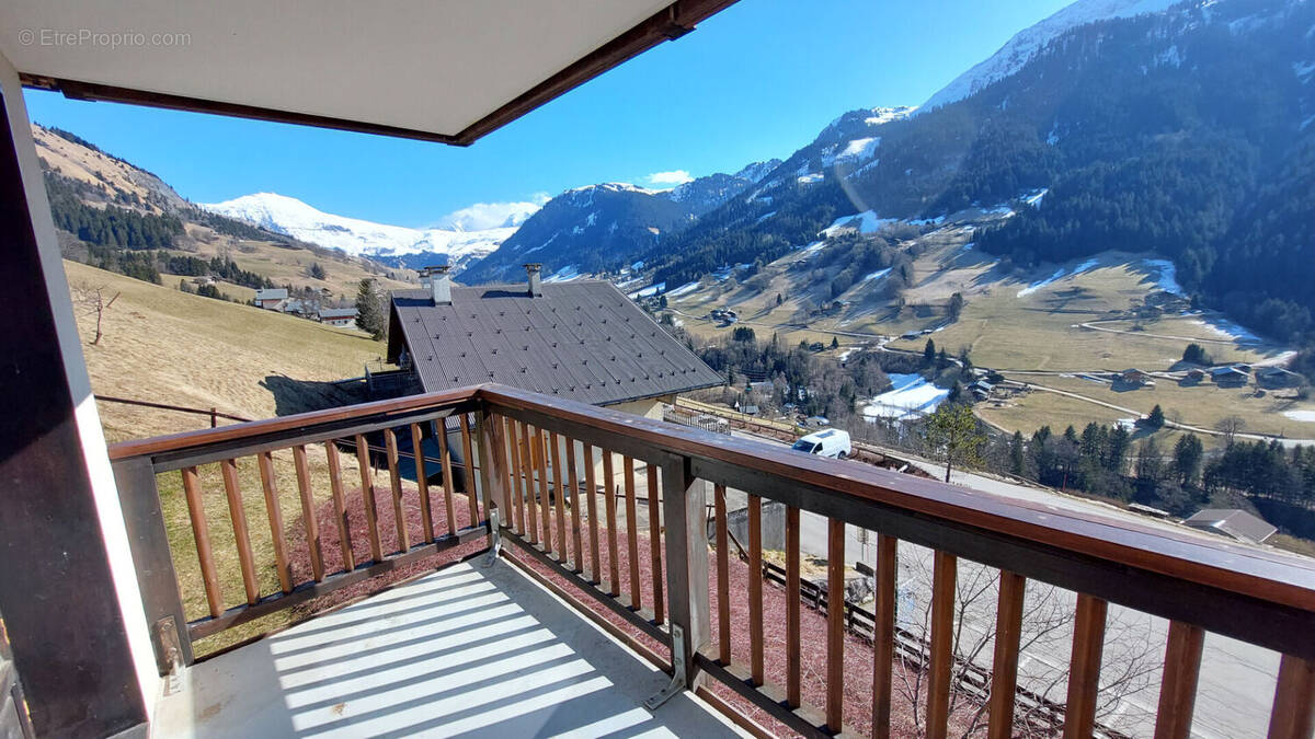 Appartement à HAUTELUCE